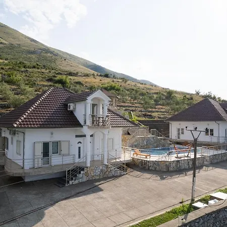 Villa The